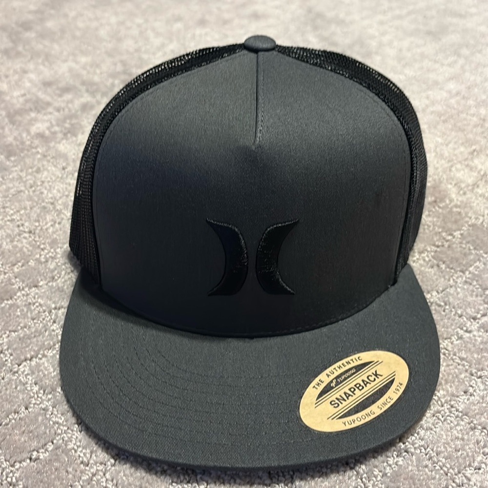 Hurley Trucker SnapBack Hat